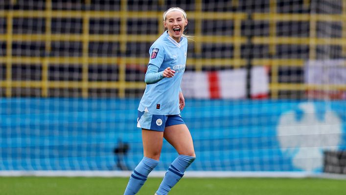 Chloe Kelly scored direct from a corner to seal Manchester City's eighth straight win