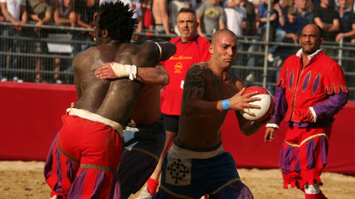 Modern-day Italians play folk football in Florence