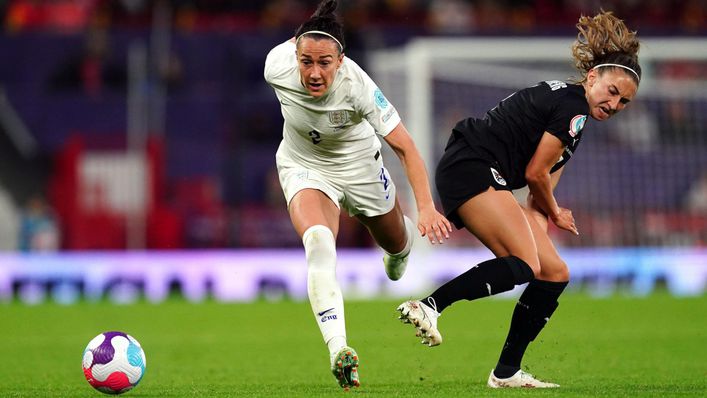 Lucy Bronze and Katharina Naschenweng battle for the ball