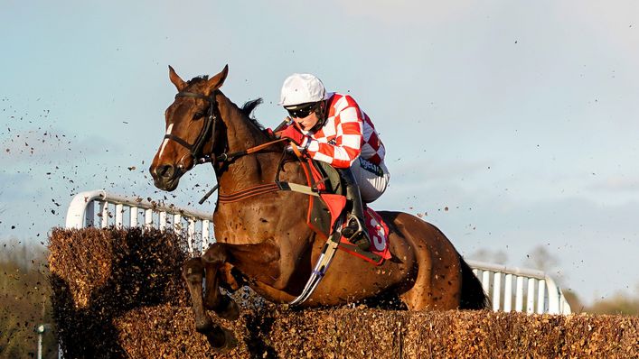 Eclair Surf arrives at Aintree in good form