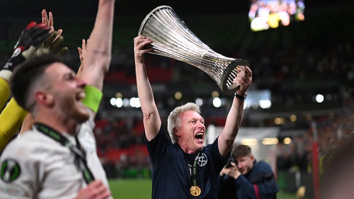 David Moyes lifted his first piece of silverware since 1980