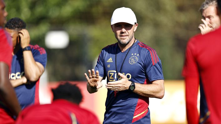 Ajax boss Alfred Schreuder is expecting a difficult test against Rangers