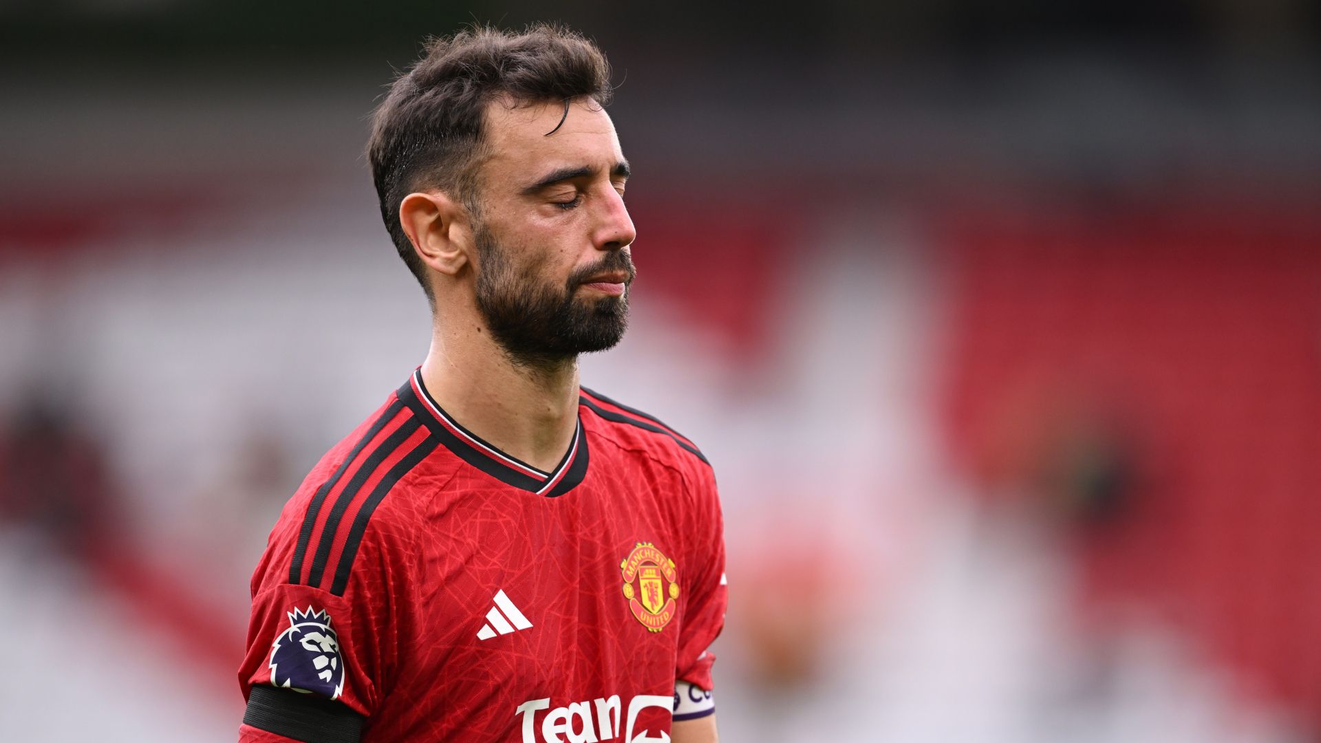 Bruno Fernandes admits he was not fit to wear the Man Utd shirt in