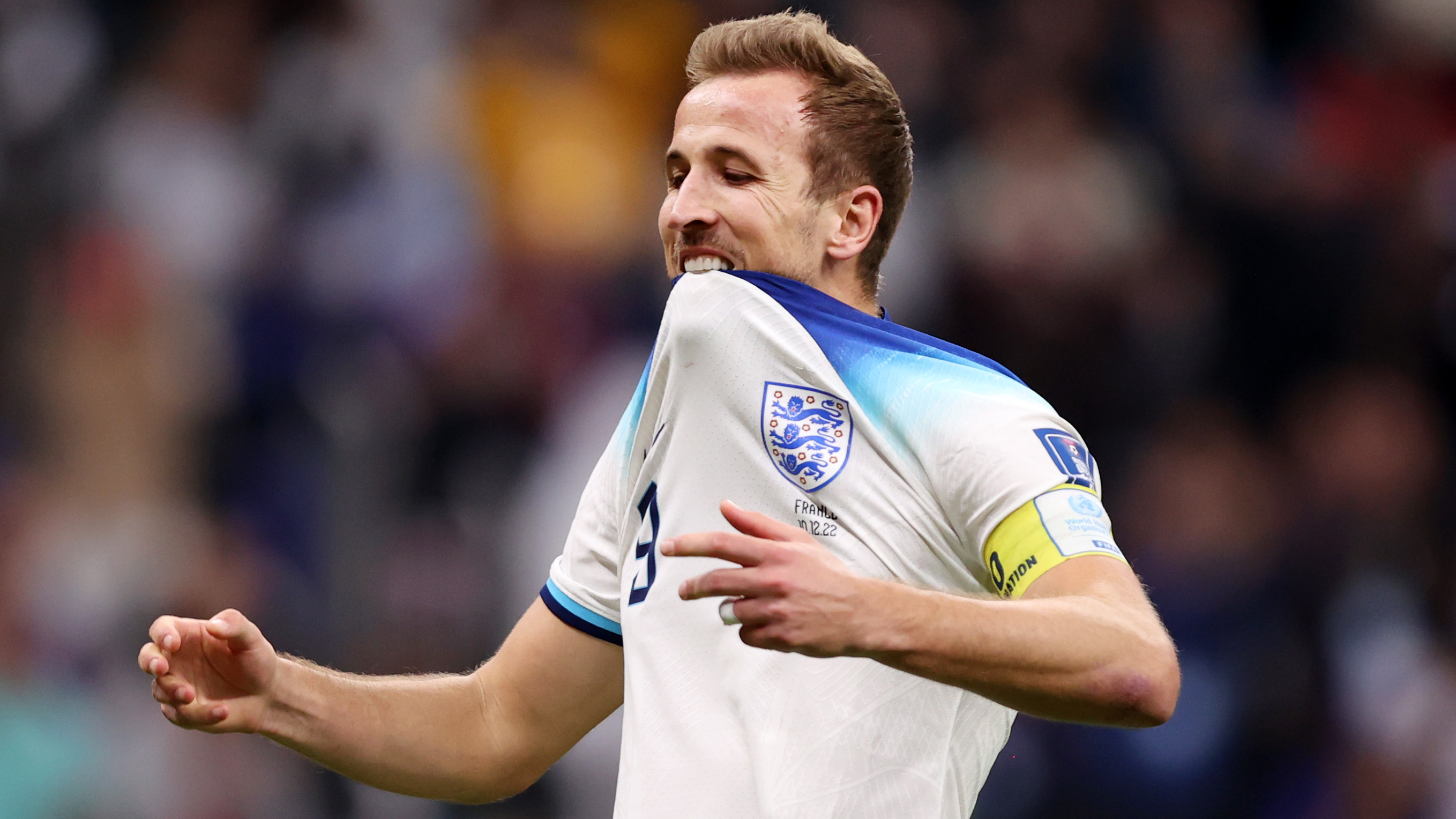 Kane sends penalty, England's World Cup hopes, over the bar