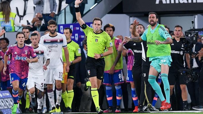 Officials were at the centre of the action in Juventus' dramatic 2-2 draw with Salernitna