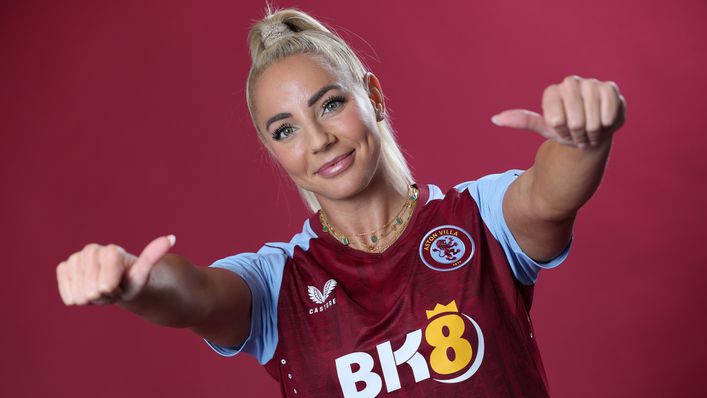 Canadian winger Adriana Leon has swapped Manchester United for Aston Villa