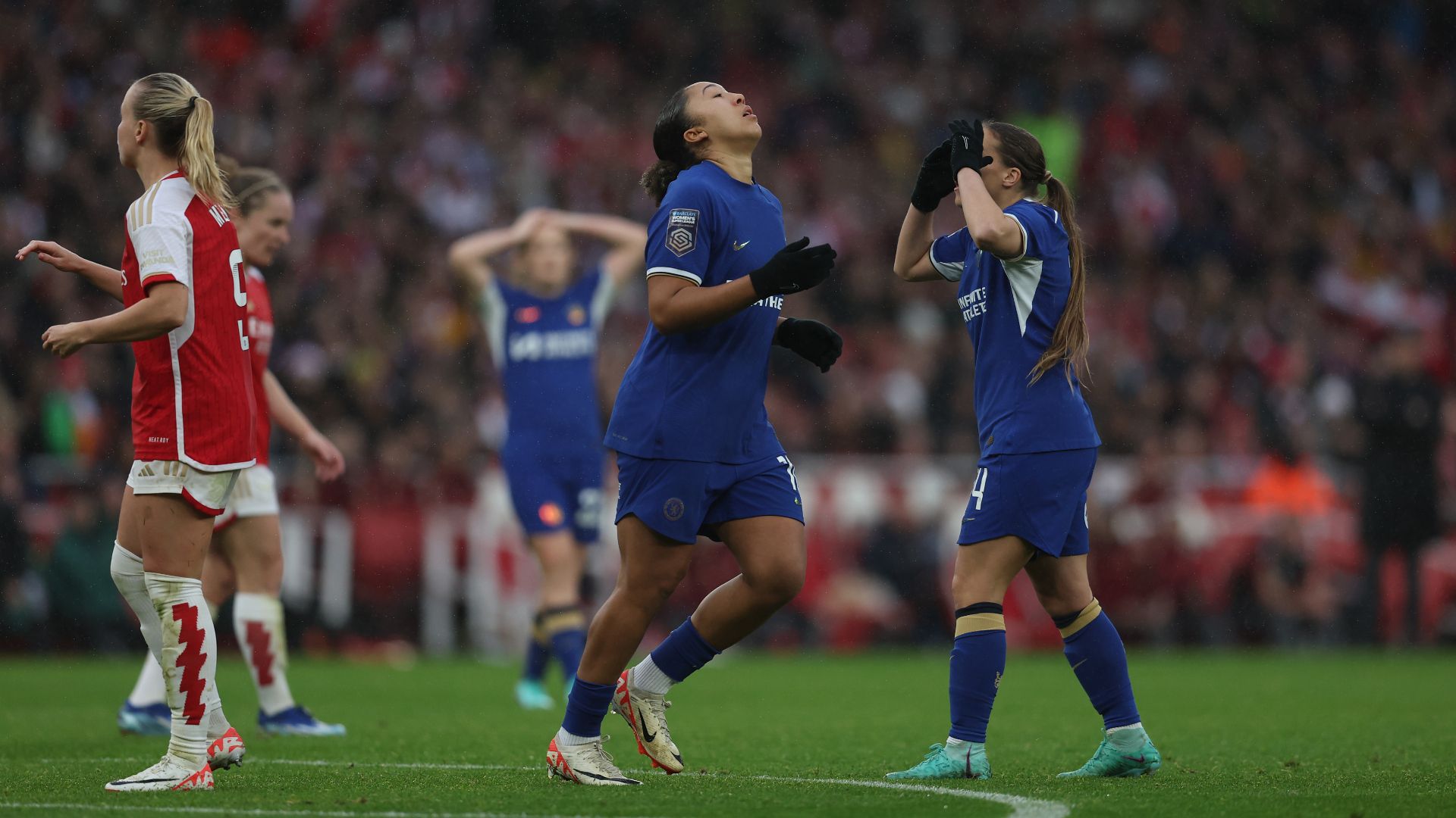 Chelsea condemn abuse of Lauren James after 4-1 loss at Arsenal