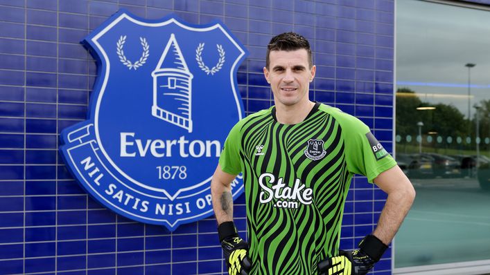 Eldin Jakupovic has signed a short-term deal at Everton
