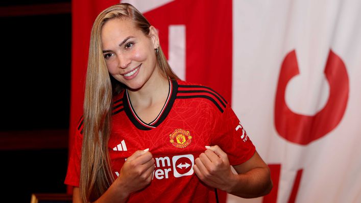 Irene Guerrero has signed for Manchester United