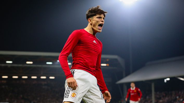 Manchester United beat Fulham 2-1 as Garnacho scores last-minute winner