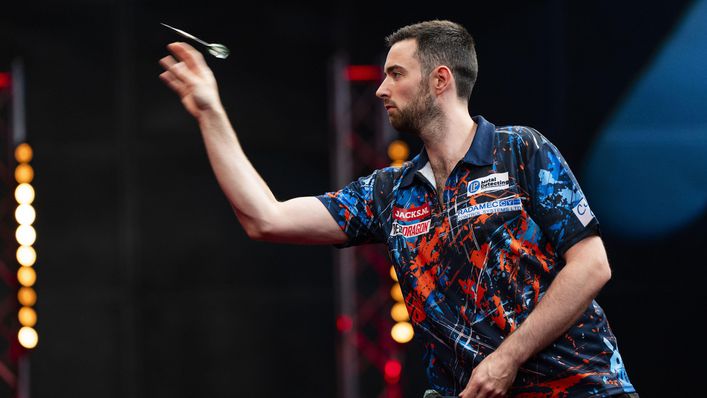 World number one Luke Humphries could be in for a long night against Stephen Bunting