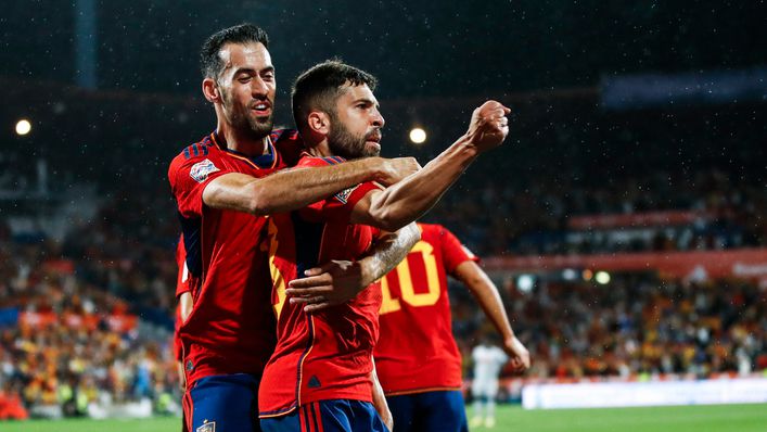 Veterans Sergio Busquets and Jordi Alba provide experience to Luis Enrique's Spain squad