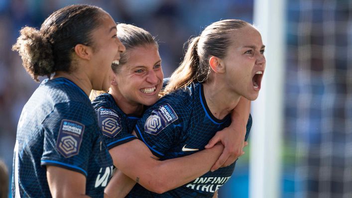 Guro Reiten celebrates scoring for Chelsea