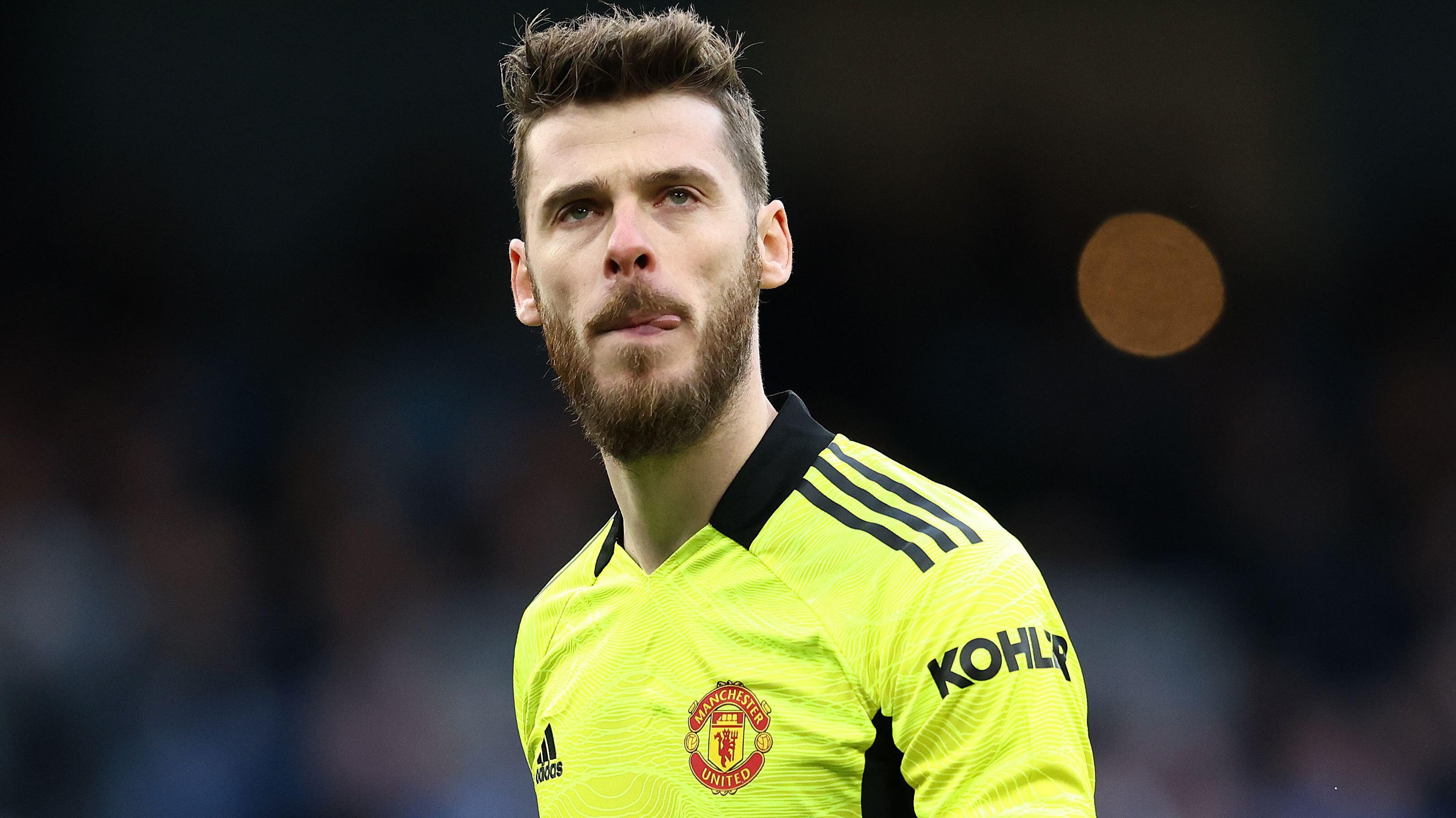 Manchester United's De Gea needs more trophies, says Solskjaer