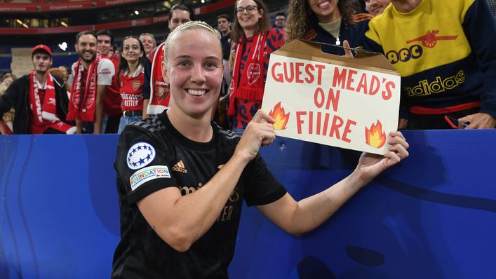 Beth Mead has extended her stay with Women's Super League side Arsenal