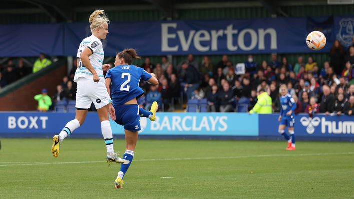 Pernille Harder's header got Chelsea on their way to a 3-1 win against Everton