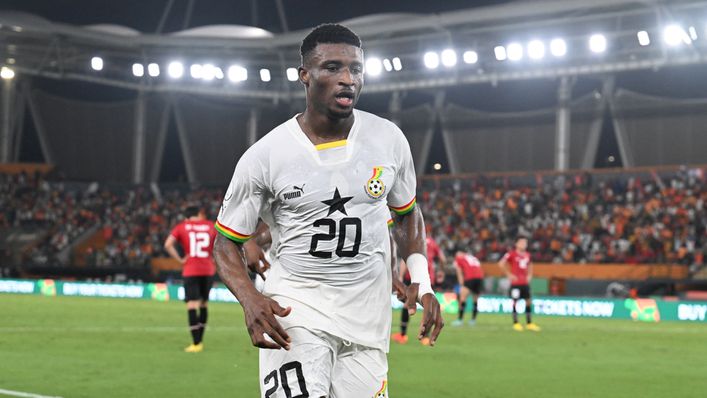 西汉姆联前锋穆罕默德·库杜斯为加纳队两次射门