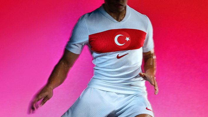 Turkiye have an all-white kit with a red stripe