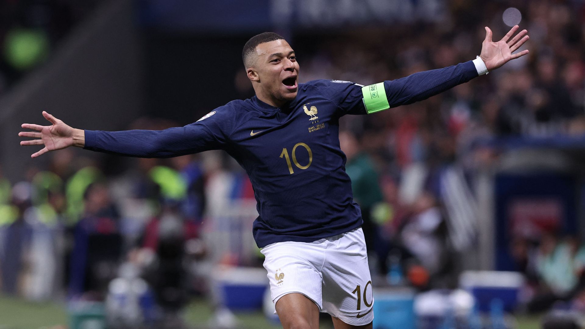 Record-breaker Mbappe leads France to 1-0 win over Greece