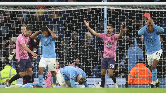 Manchester City struggled to break down Everton's stubborn defence in their last Premier League game at home