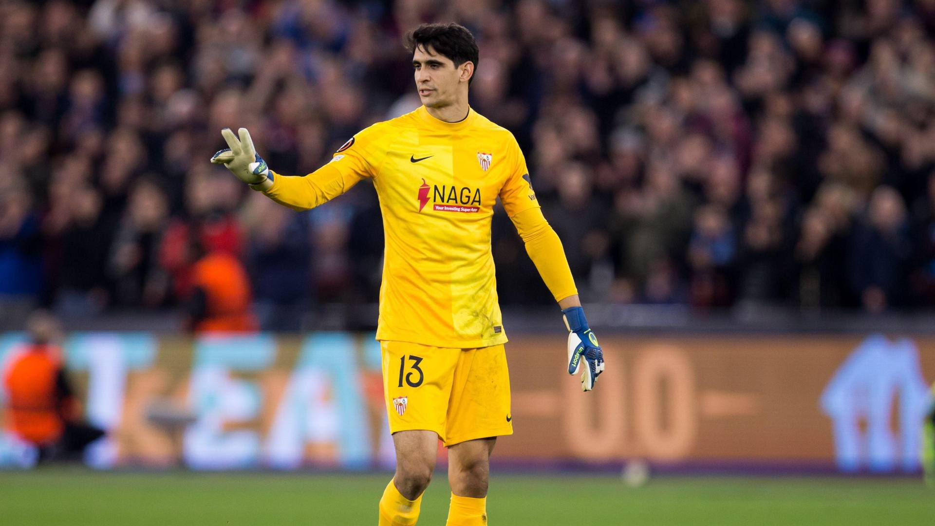 Sevilla goalkeeper store