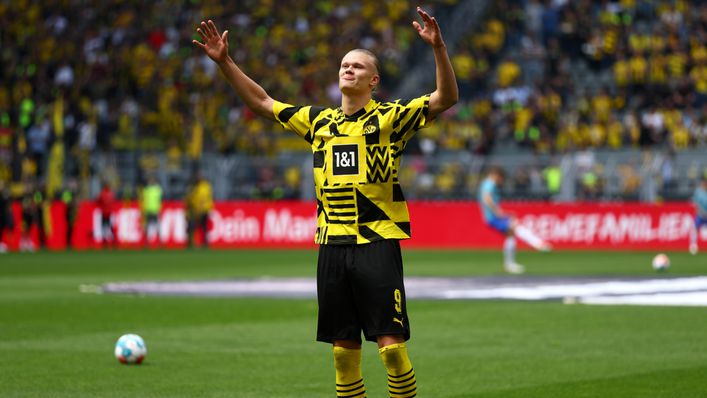 Erling Haaland thanks the Borussia Dortmund fans prior to his final game against Hertha Berlin