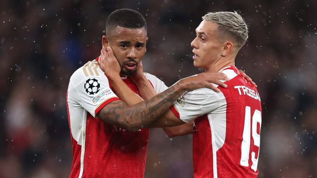 Gabriel Jesus and Leandro Trossard both scored as Arsenal cruised to victory