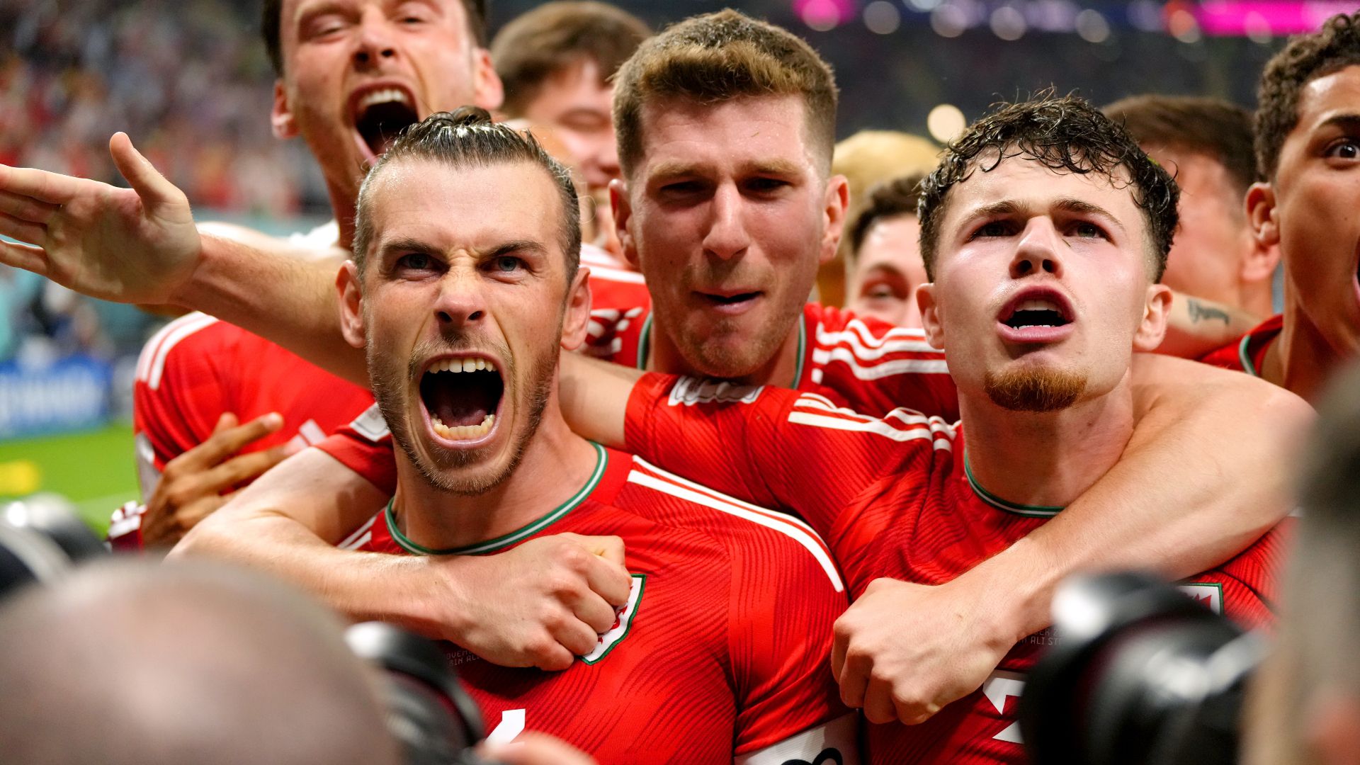 Gareth Bale's penalty rescues point for Wales in World Cup opener