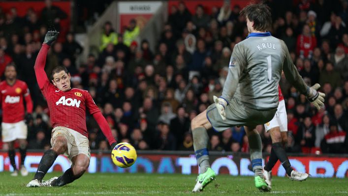 Javier Hernandez scores late for Manchester United on Boxing Day