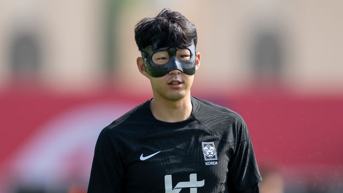 Heung-Min Son has been training with an eye mask in Qatar