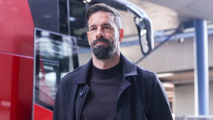 Van Nistelrooy segera meninggalkan PSV