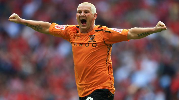 Dean Windass scored a stunning volley to take boyhood club Hull into the Premier League