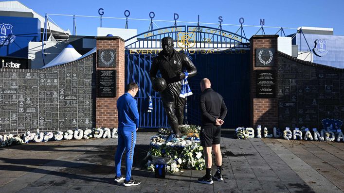 Seamus Coleman and Sean Dyche lay flowers to mark Bill Kenwright's passing
