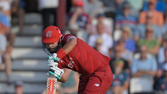 达里尔·米切尔为兰开夏郡队打出六支安打