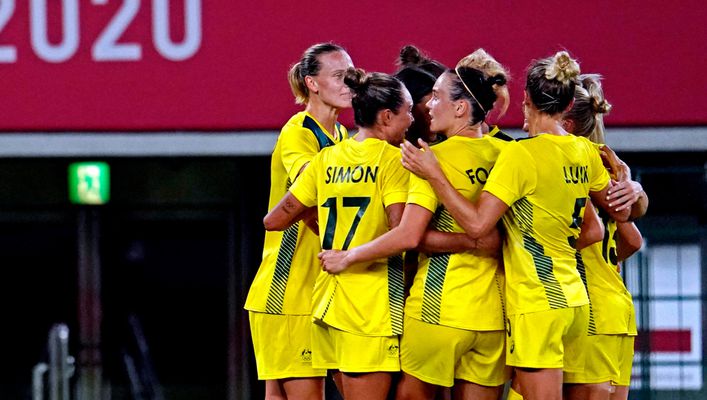 Australia booked their spot in the Olympic semi-finals with victory over Team GB