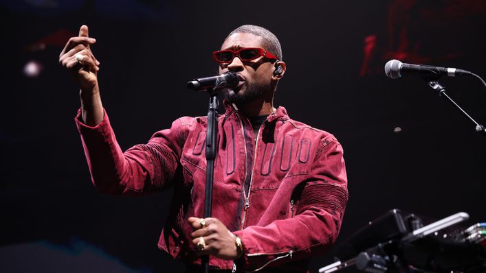 Usher will entertain fans at half-time